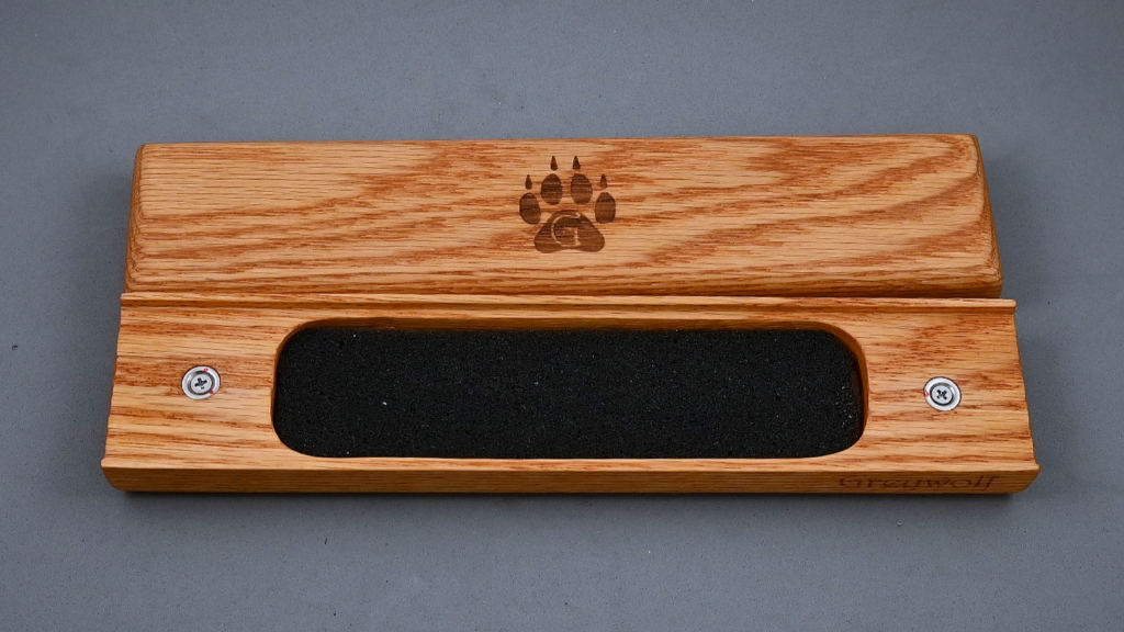 Dice Capsule - Red Oak