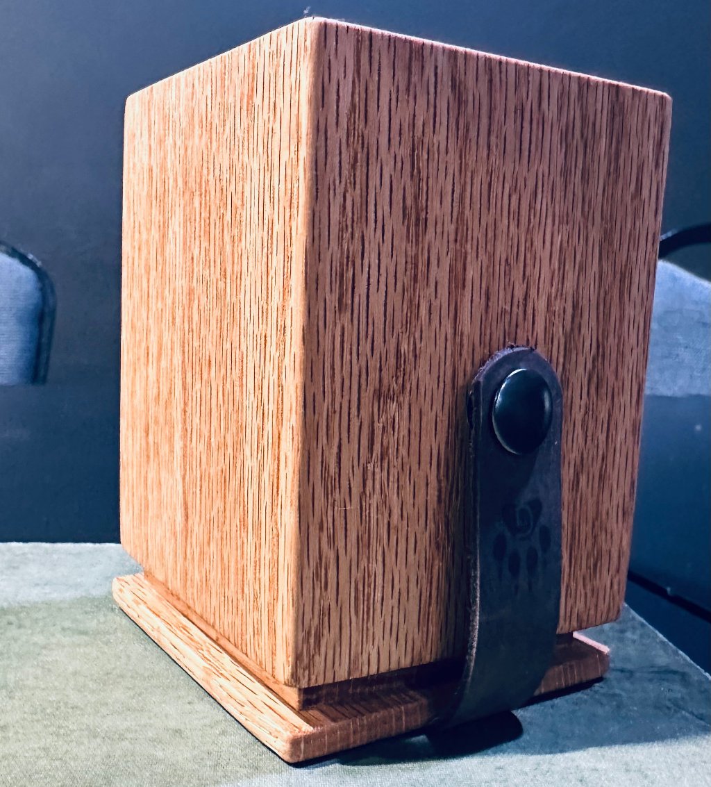 Deckbox - Red Oak